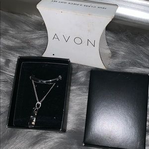 Avon Necklace and bracelet set